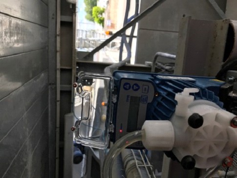Pompe doseuse automatique pour injecter du coagulant