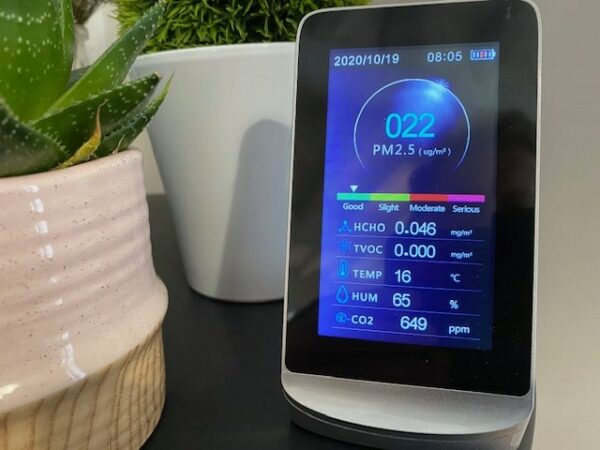 Moniteur multi-paramètres PM 2,5, CO2, COV, HCO, température et humidité - Isofilter